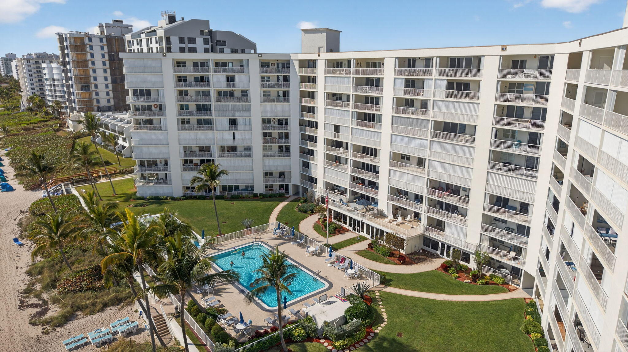 PENTHOUSE TOWERS CONDO - Residential