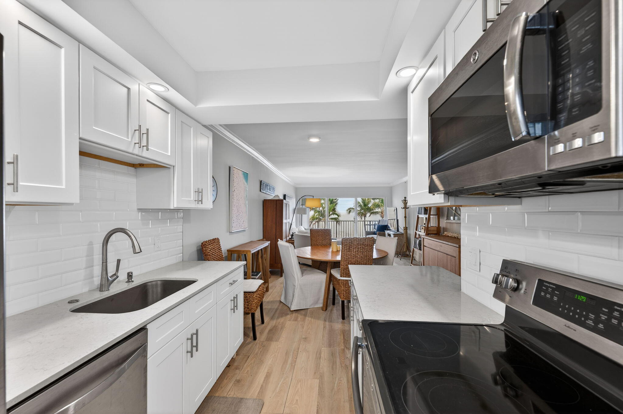 PENTHOUSE TOWERS CONDO - Residential