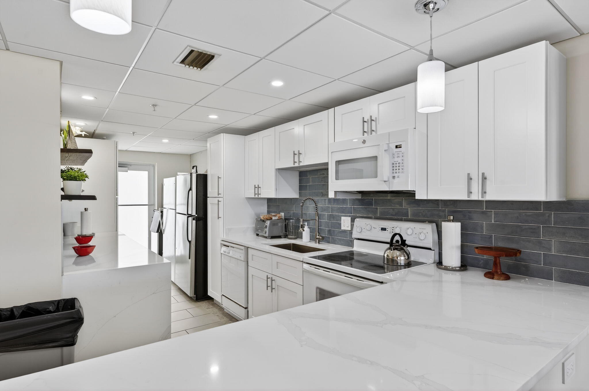 PENTHOUSE TOWERS CONDO - Residential