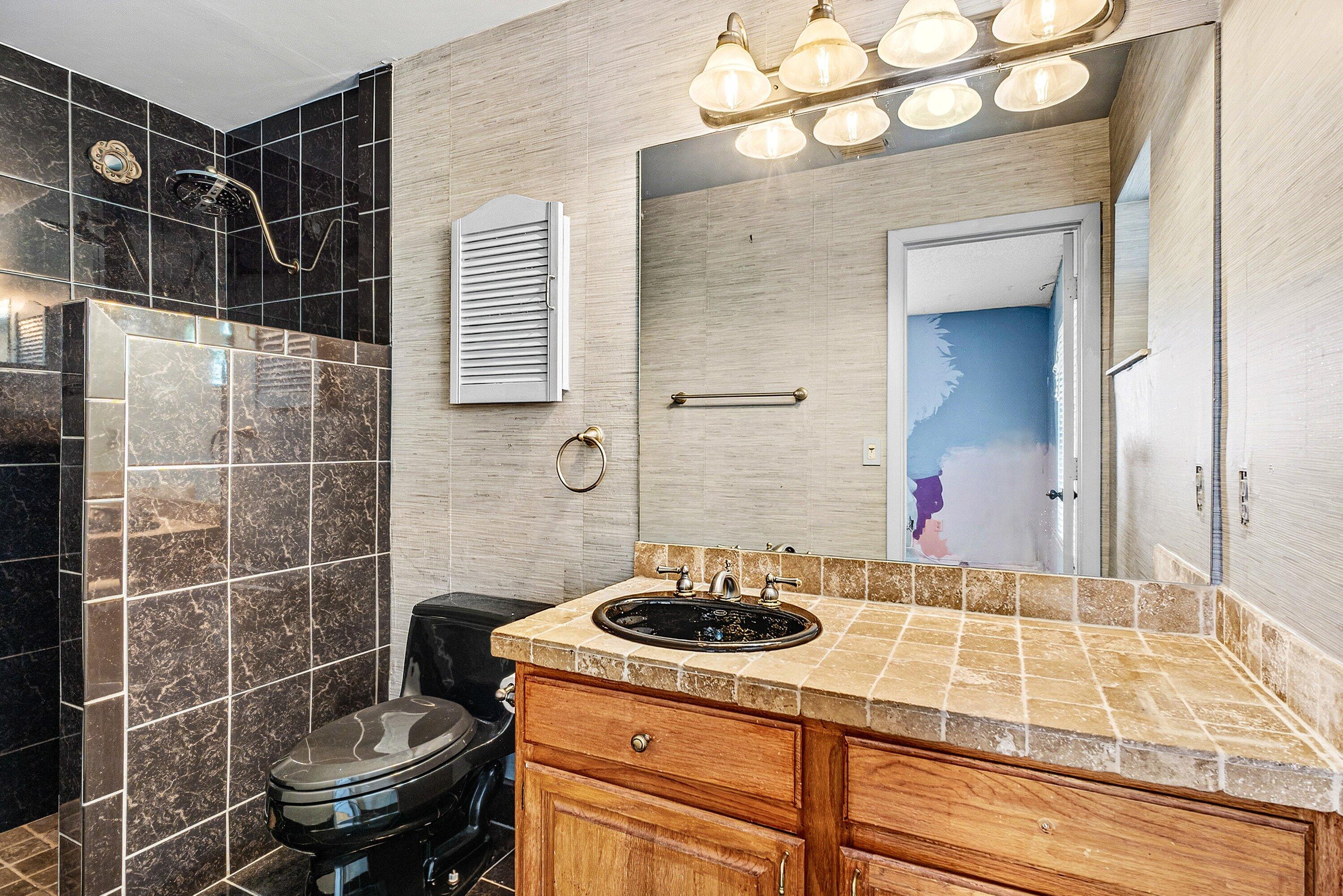 SOUTH SHORE NO 4 OF WELLINGTON - Residential