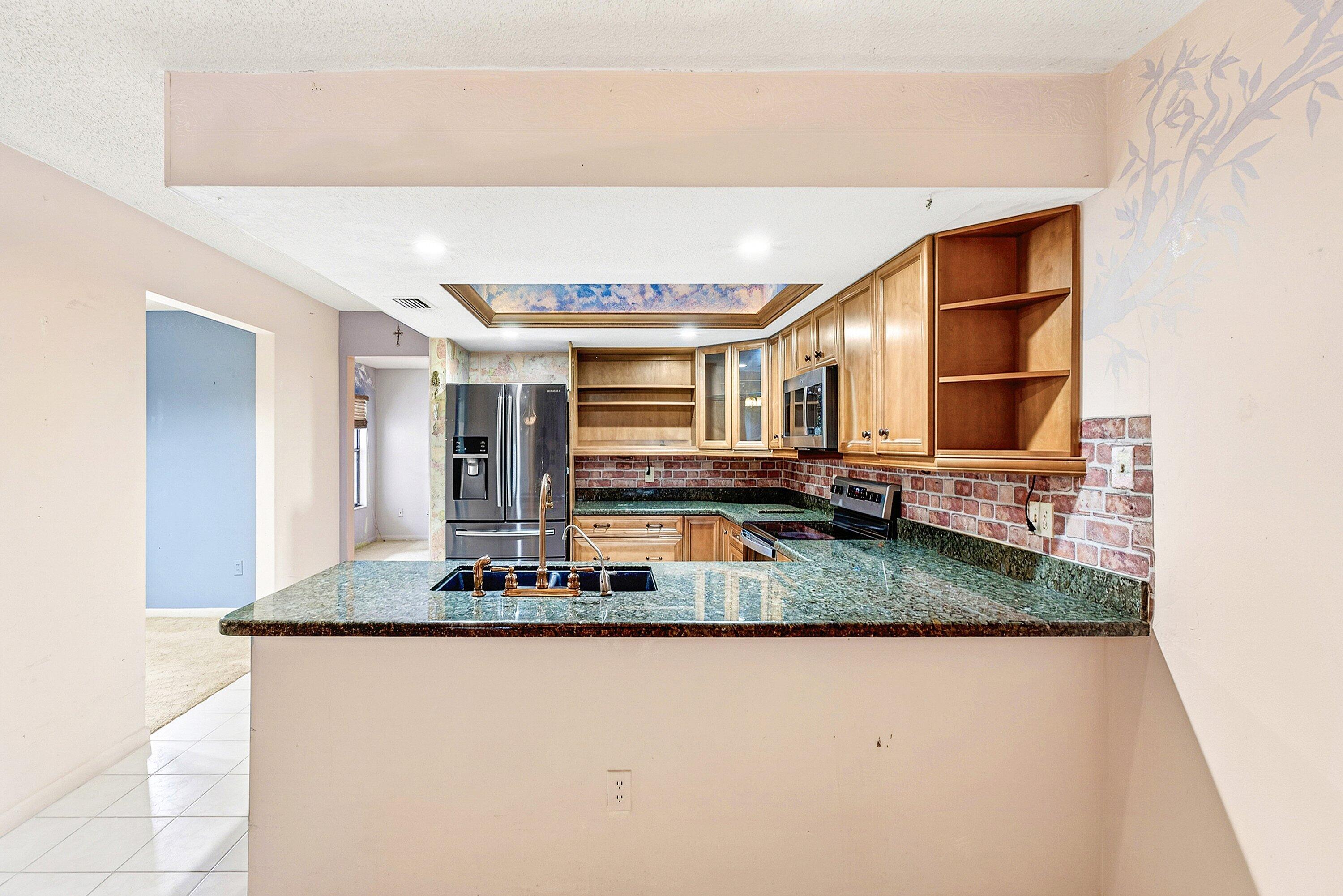 SOUTH SHORE NO 4 OF WELLINGTON - Residential