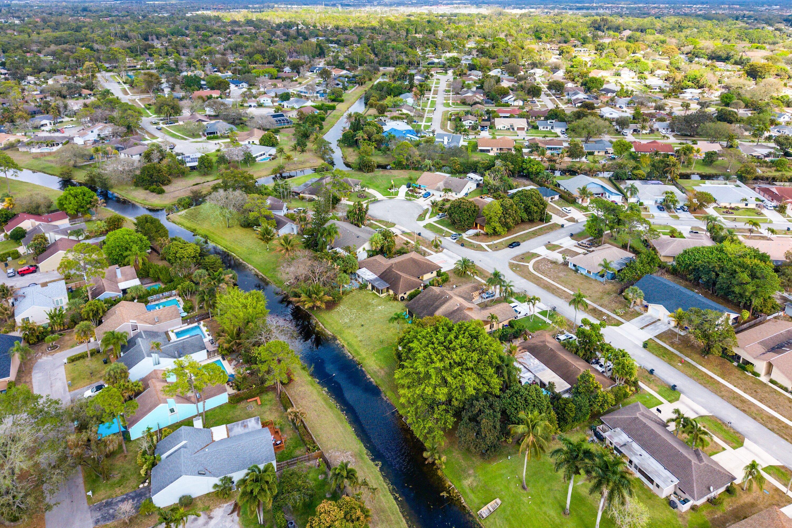 SOUTH SHORE NO 4 OF WELLINGTON - Residential