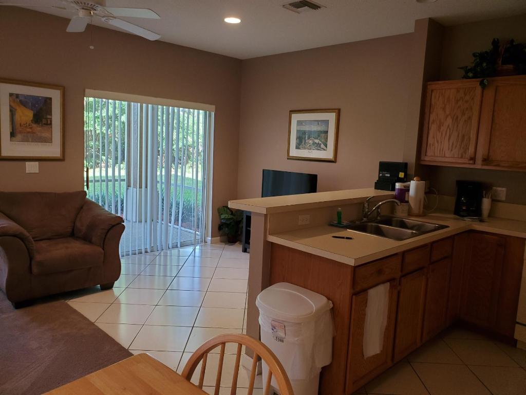 CASTLE PINES CONDOMINIUM - Residential Lease