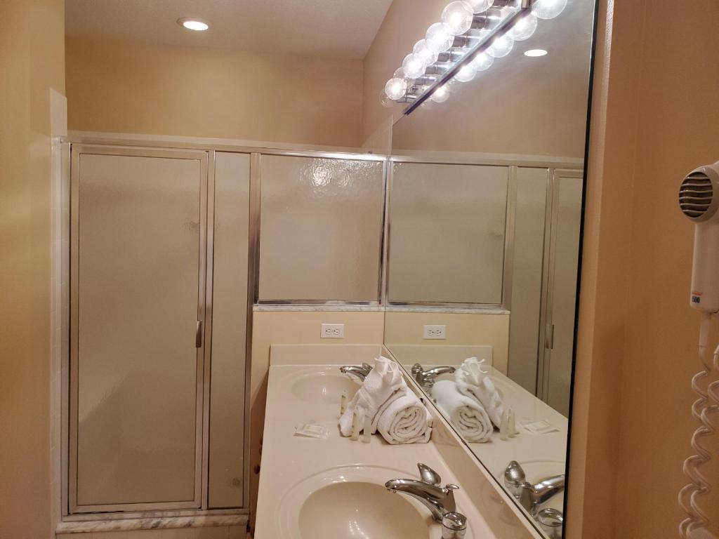 CASTLE PINES CONDOMINIUM - Residential Lease