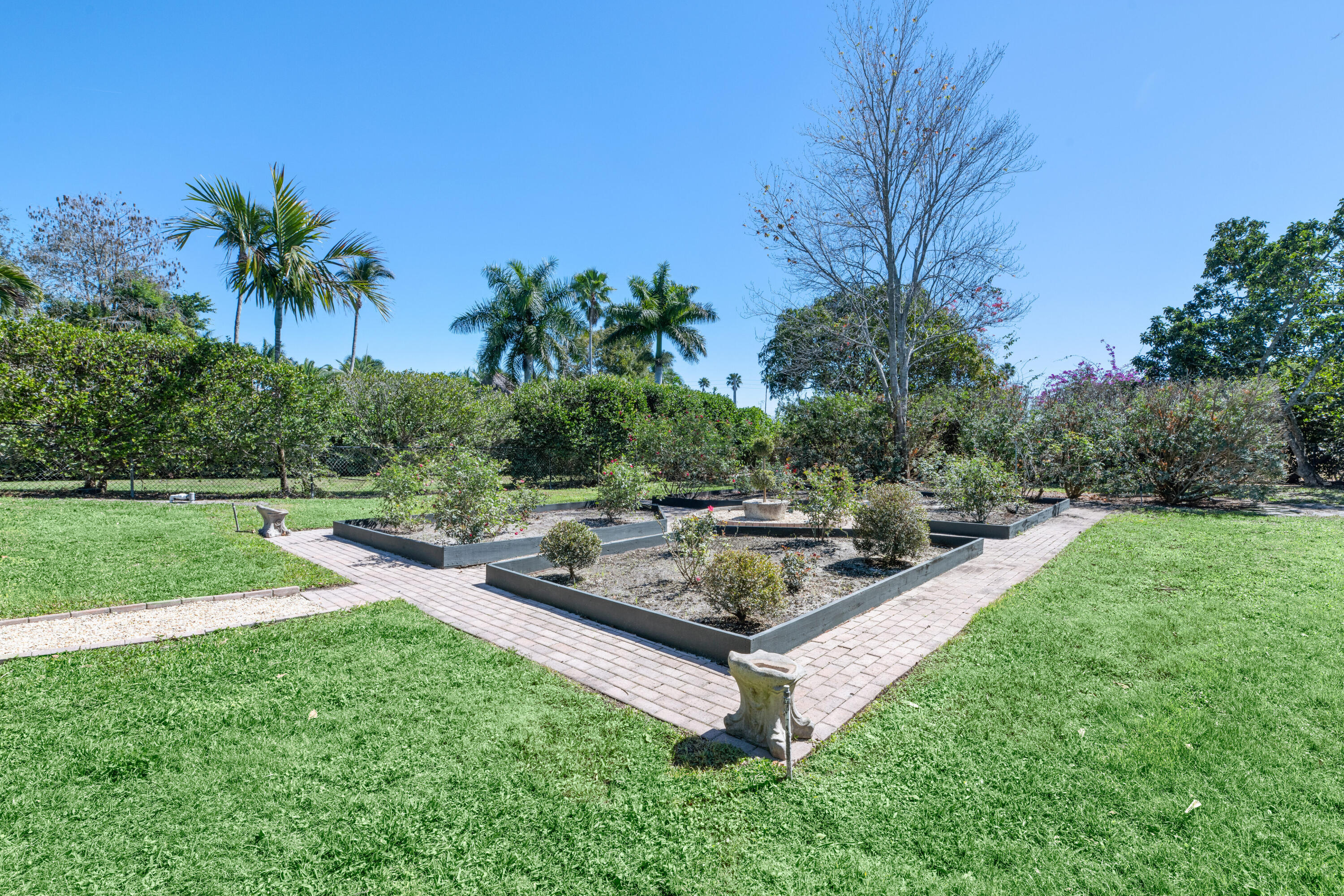 WELLINGTON AERO CLUB OF THE LANDINGS AT WELLINGTON - Residential