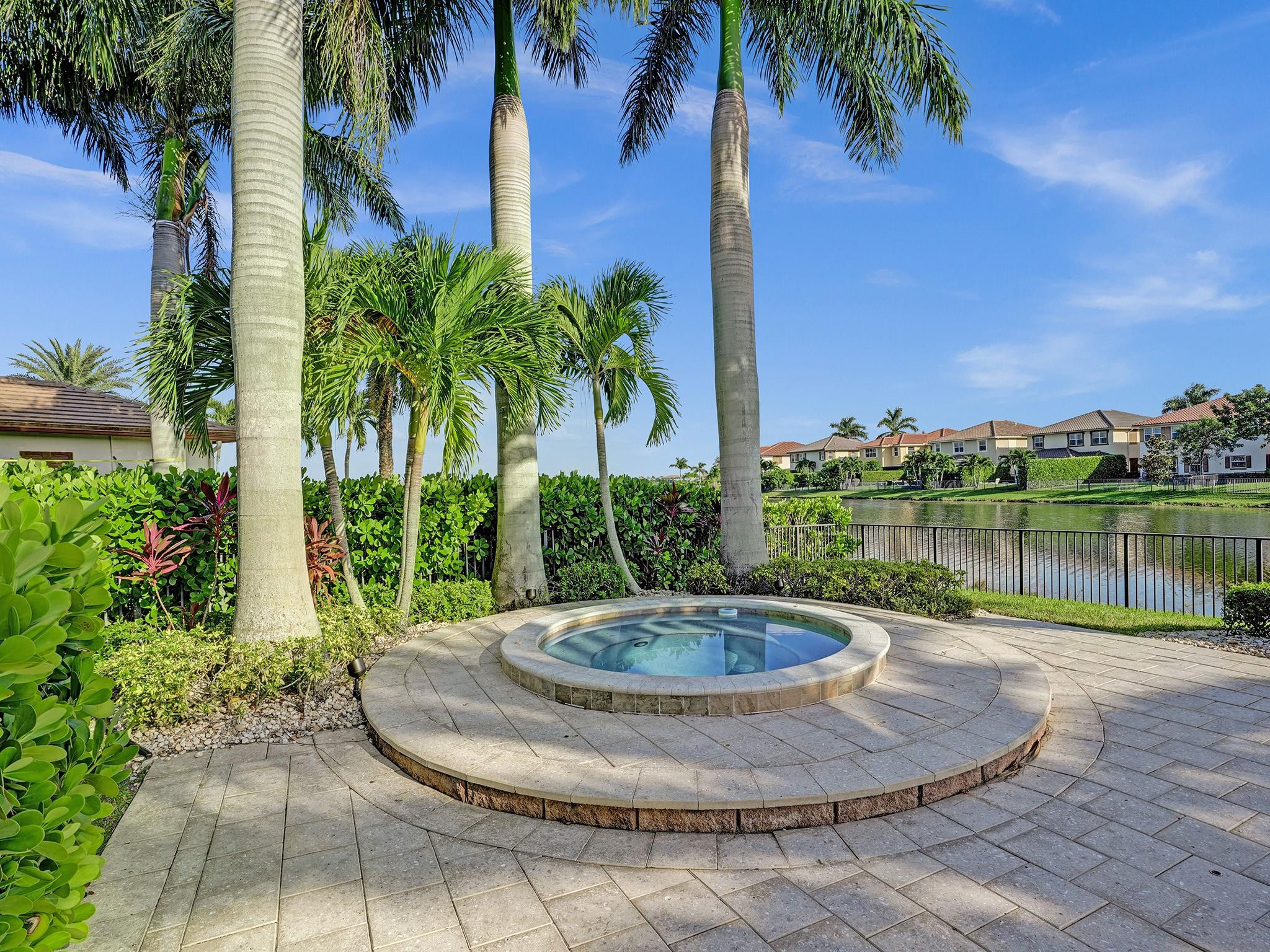 MiraLago - Residential