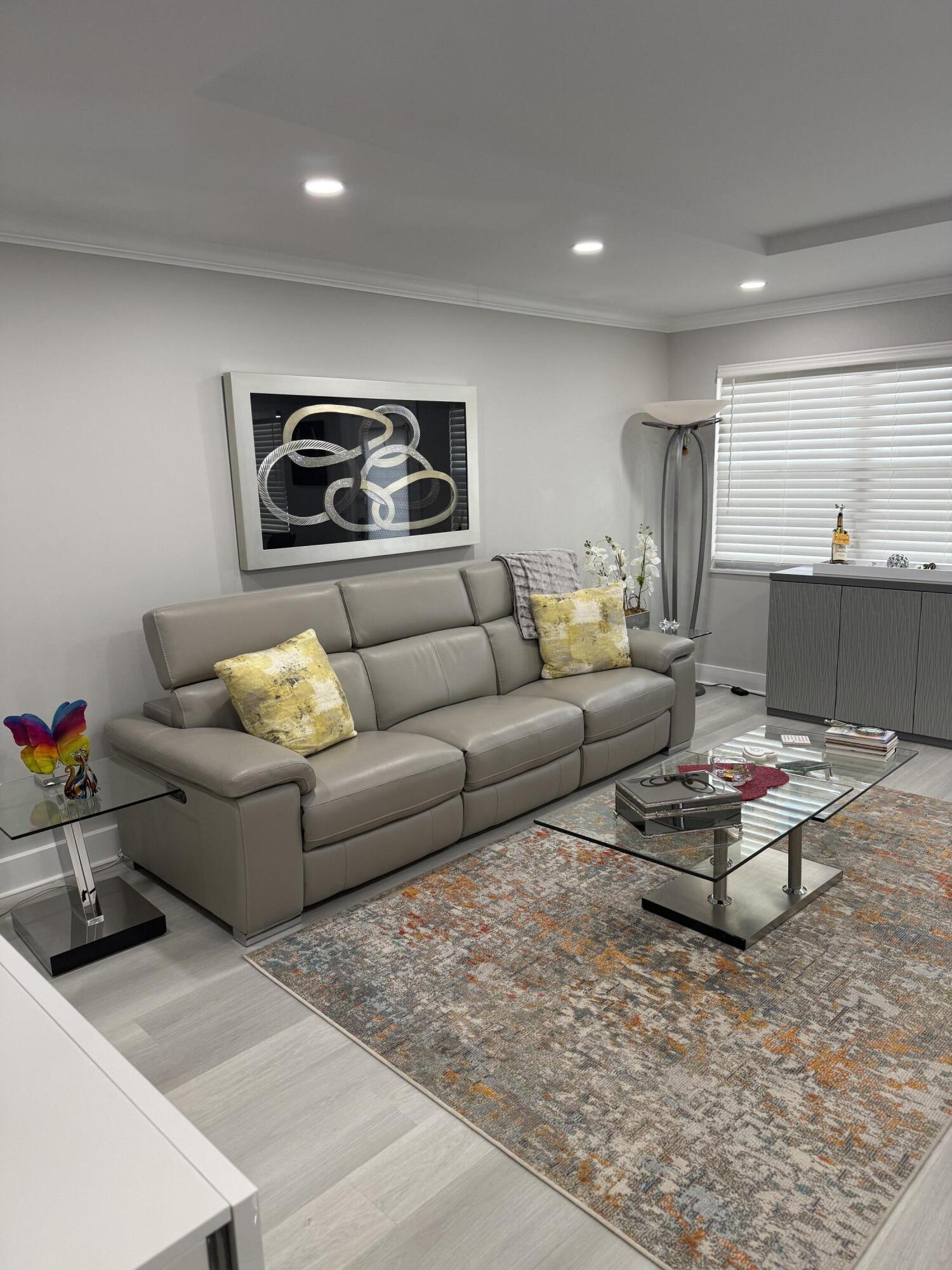 AINSLIE AT CENTURY VILLAGE CONDO - Residential Lease