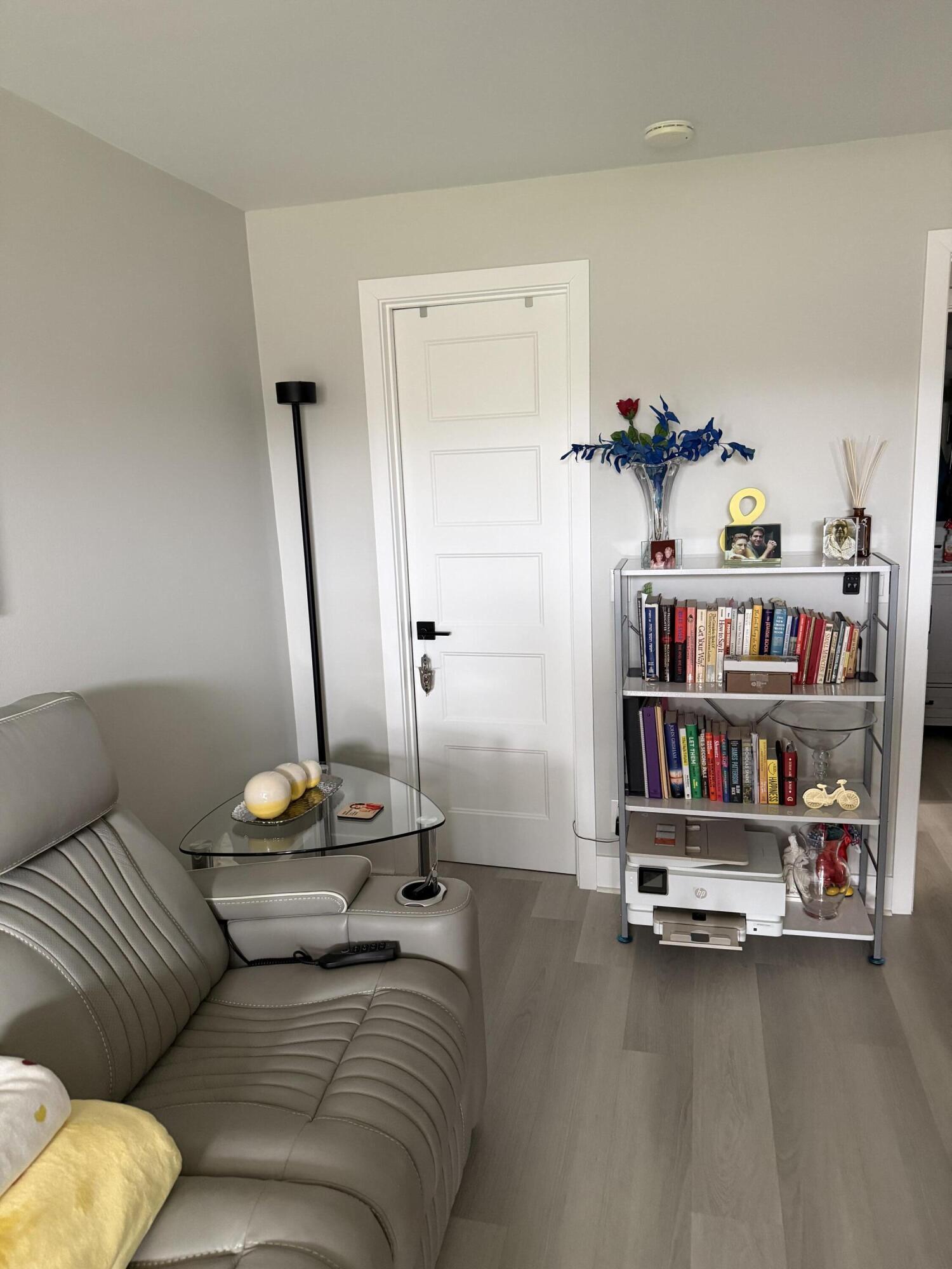 AINSLIE AT CENTURY VILLAGE CONDO - Residential Lease