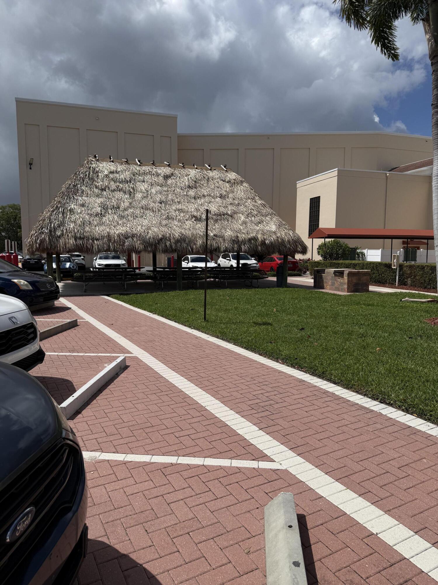 AINSLIE AT CENTURY VILLAGE CONDO - Residential Lease