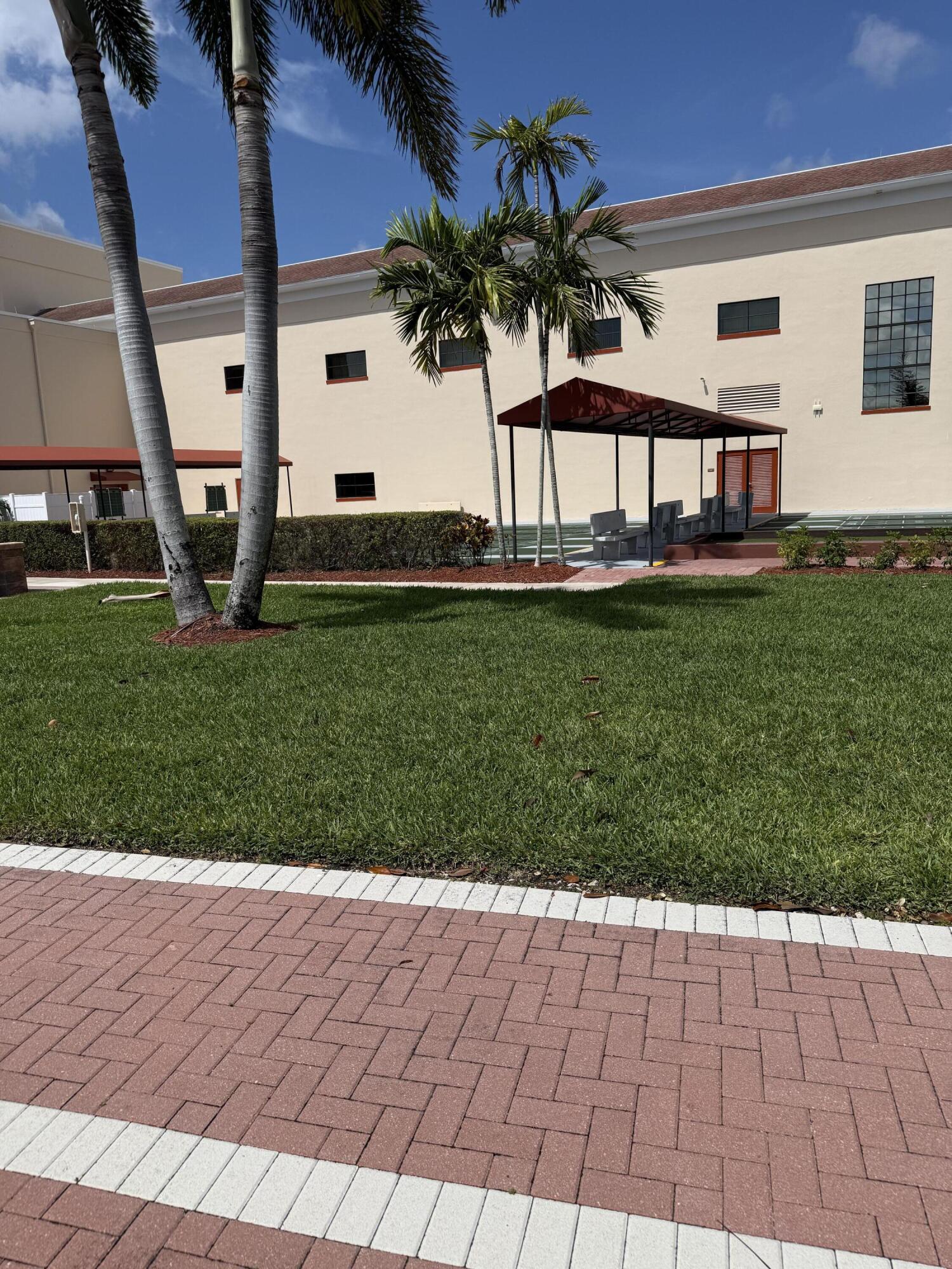 AINSLIE AT CENTURY VILLAGE CONDO - Residential Lease