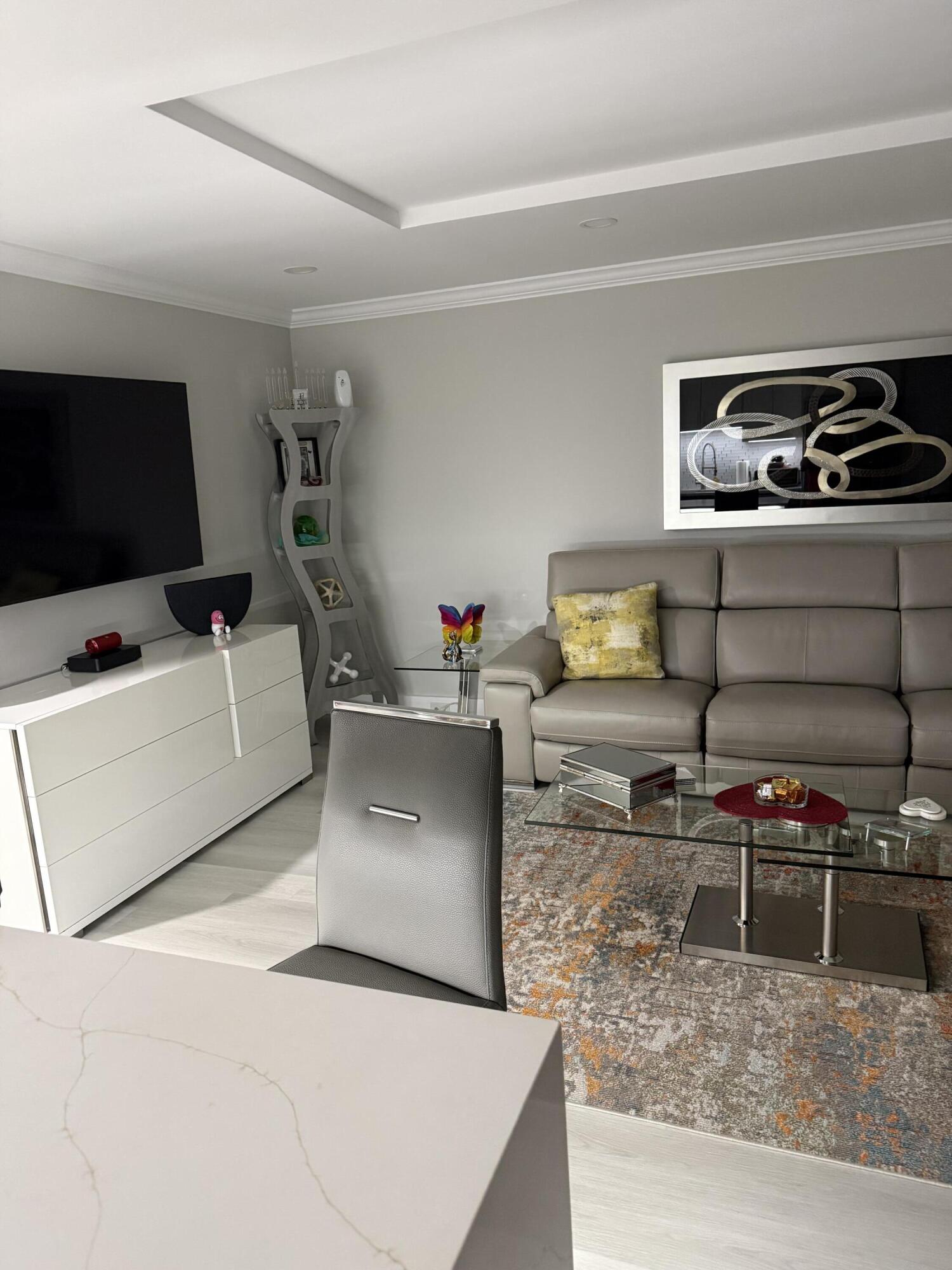 AINSLIE AT CENTURY VILLAGE CONDO - Residential Lease