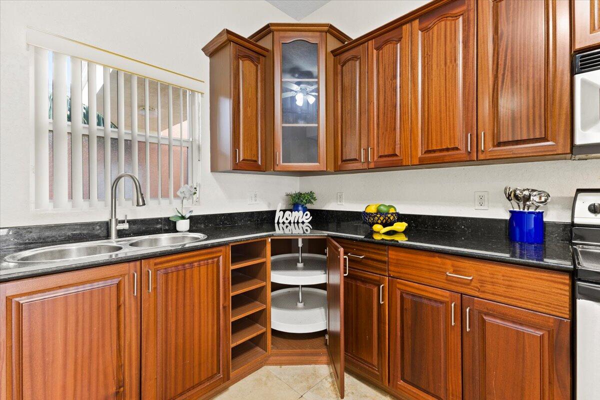 PARK PLACE CONDO - Residential Lease