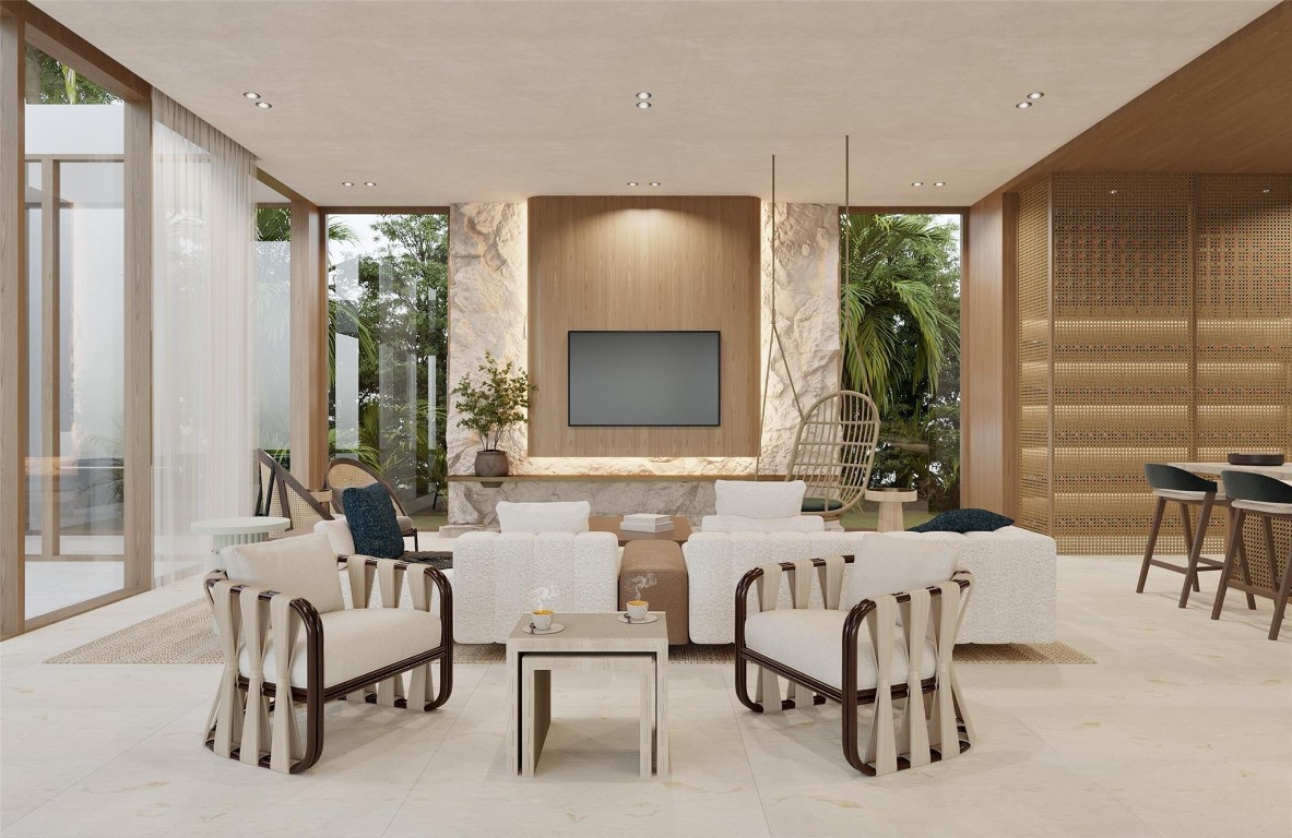 Hillsboro Mile - Land