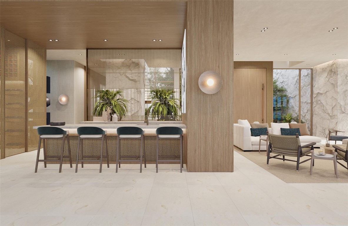 Hillsboro Mile - Land