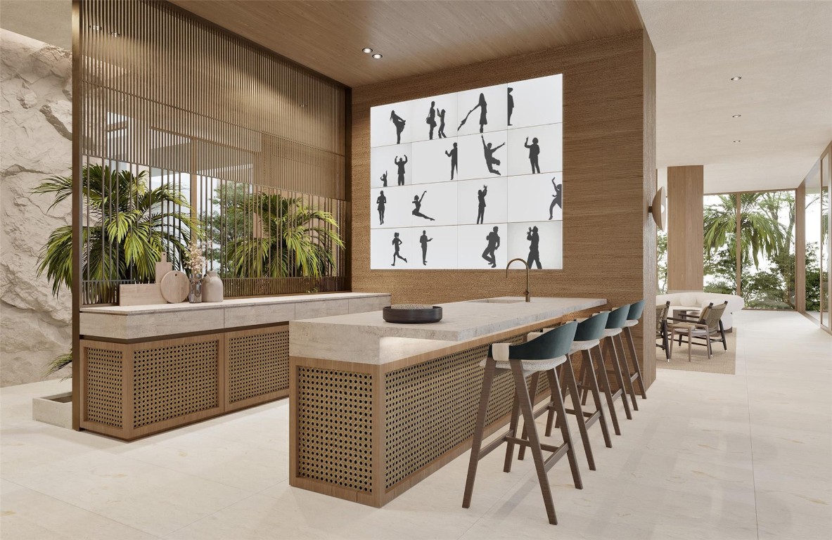 Hillsboro Mile - Land