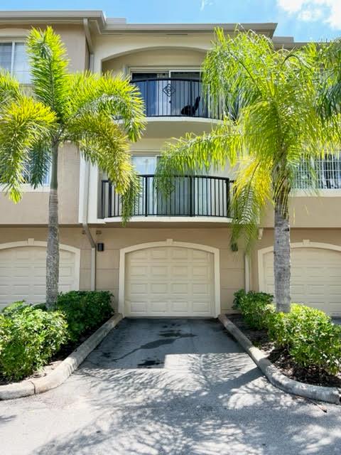 Very spacious 2/2 condo with a 1 car garage. Each bedroom has its own bathroom as well as walk in closets. Grandview amenities include 2 pools, a clubhouse, and a basketball court. Just outside of Publix plaza with Duffy's sports bar, and down the street from the mall at Wellington Green!! HOA requires 625 or better credit score. First, last, and security required. Come see for yourself!