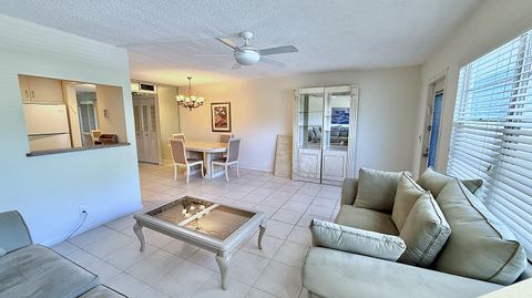 Tiny photo for 2009 Berkshire A, Deerfield Beach, FL 33442 (MLS # B26005509)