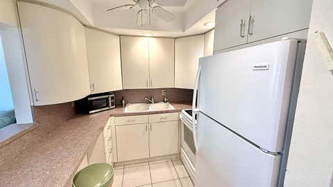 Tiny photo for 2009 Berkshire A, Deerfield Beach, FL 33442 (MLS # B26005509)