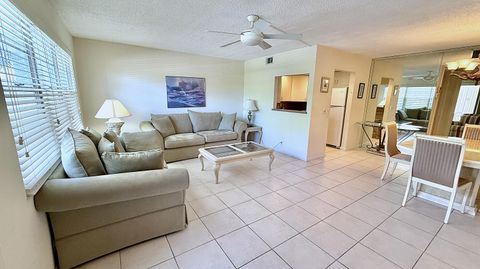 Tiny photo for 2009 Berkshire A, Deerfield Beach, FL 33442 (MLS # B26005509)