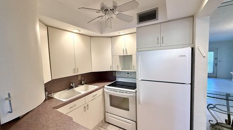 Tiny photo for 2009 Berkshire A, Deerfield Beach, FL 33442 (MLS # B26005509)