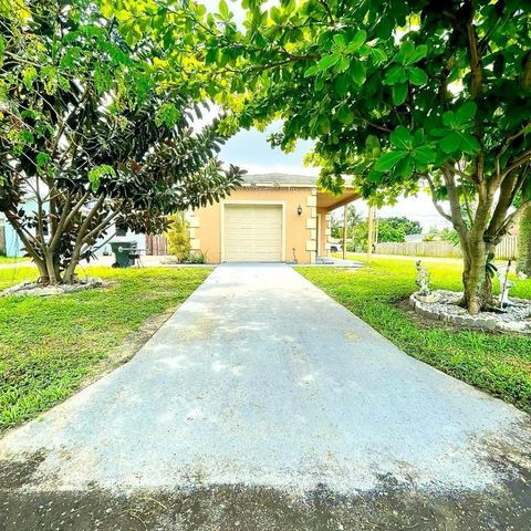 A home in Lake Worth