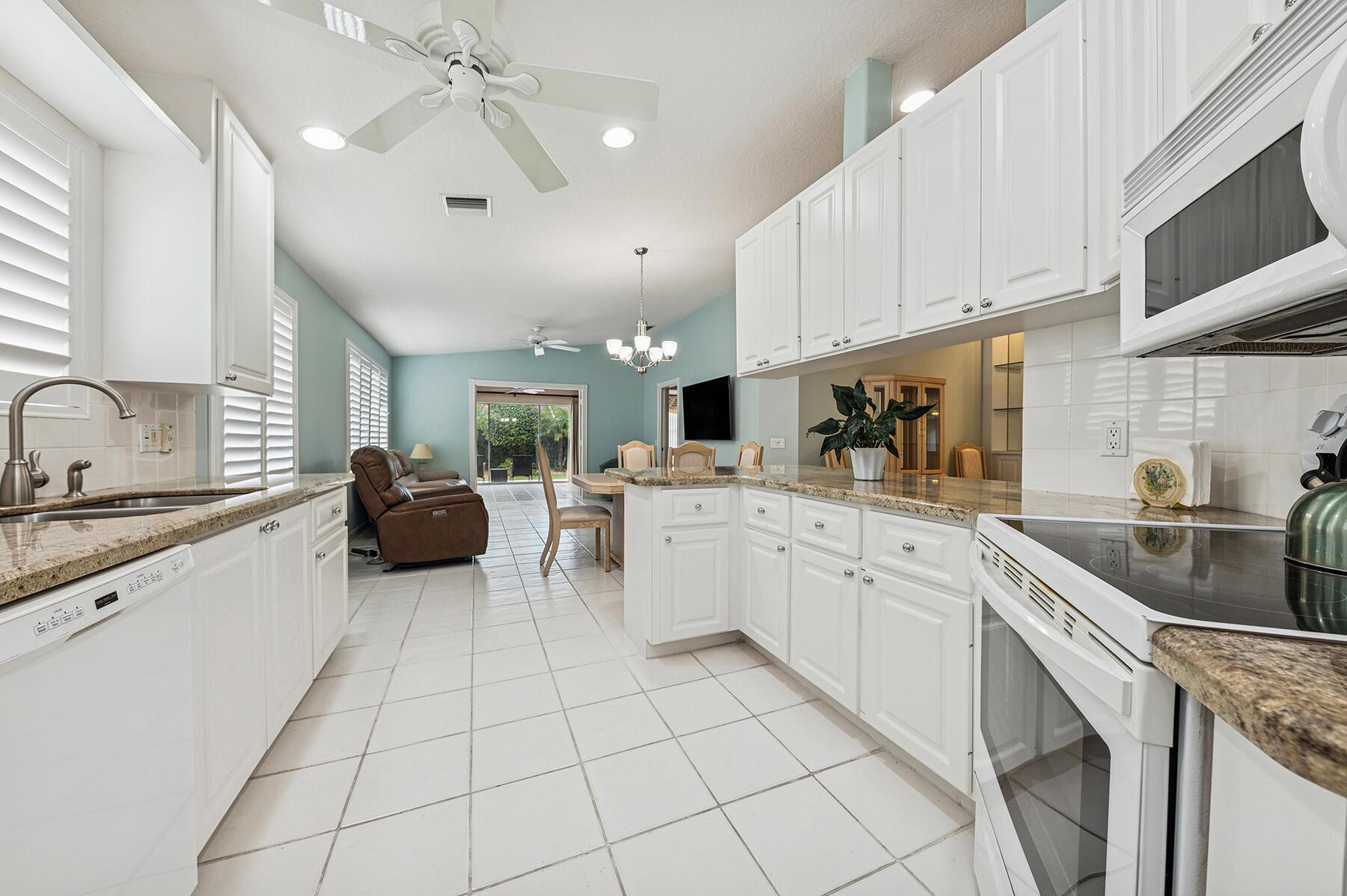 RIVERWALK - Residential
