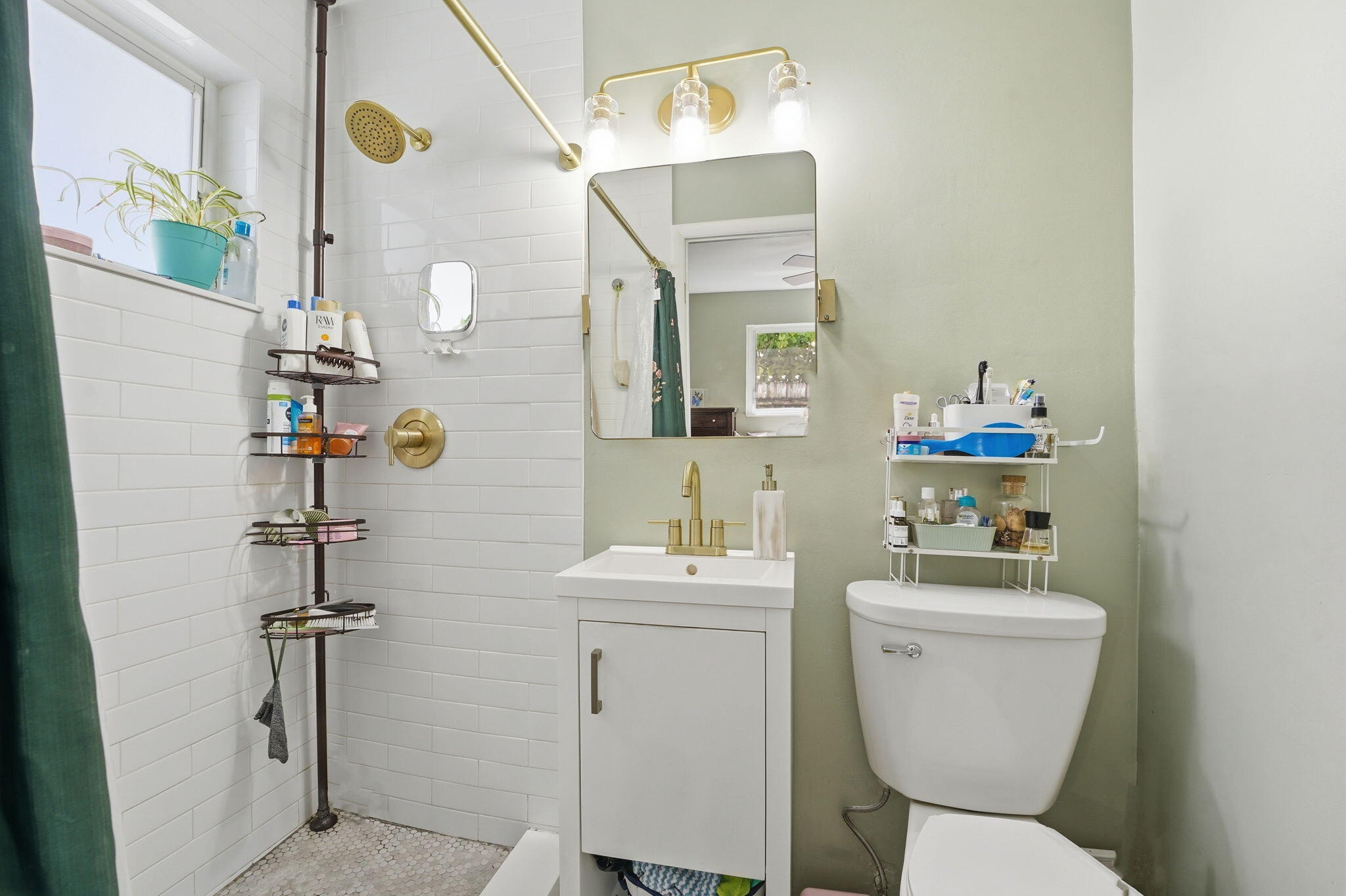 TROPICAL MANORS - Residential