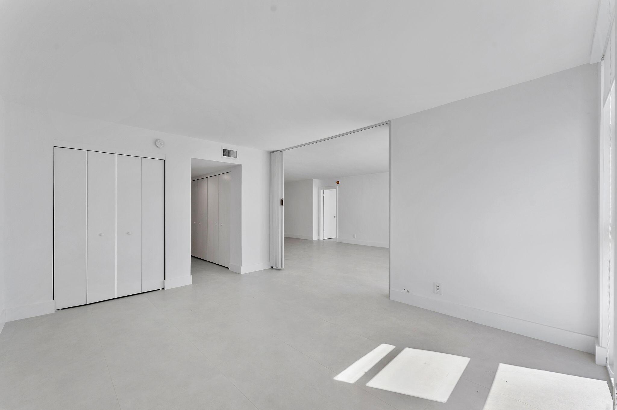 THE RENAISSANCE OF POMPAN - Residential Lease