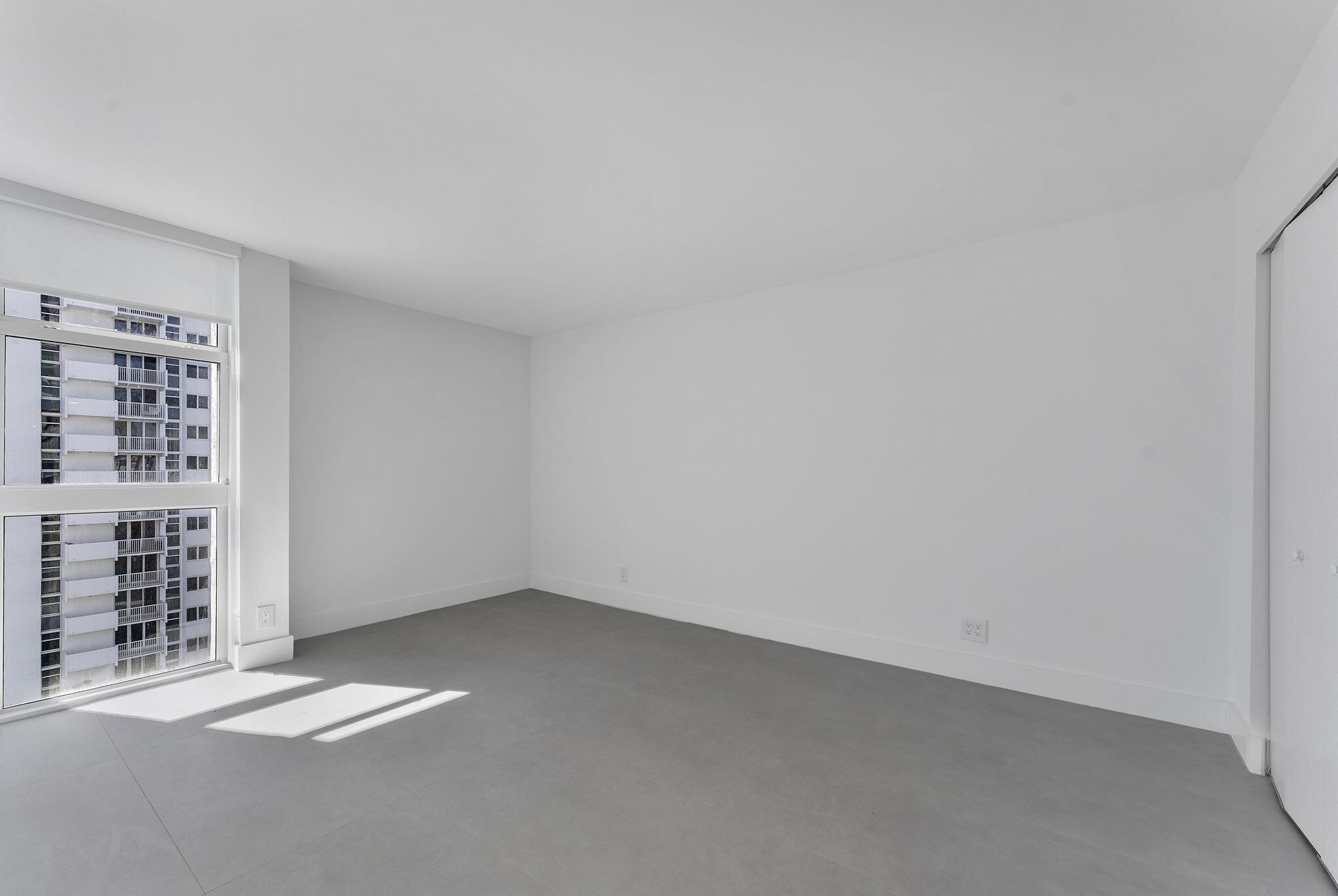 THE RENAISSANCE OF POMPAN - Residential Lease