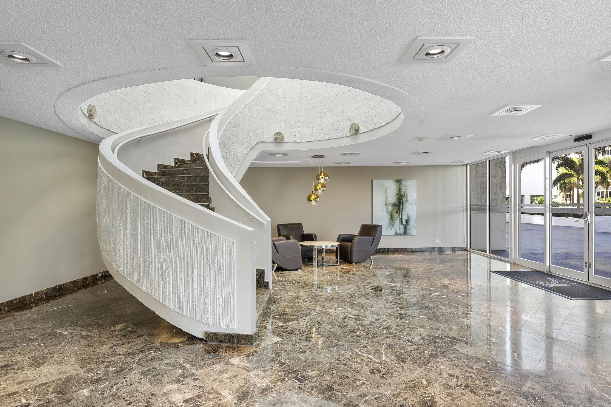 THE RENAISSANCE OF POMPAN - Residential Lease