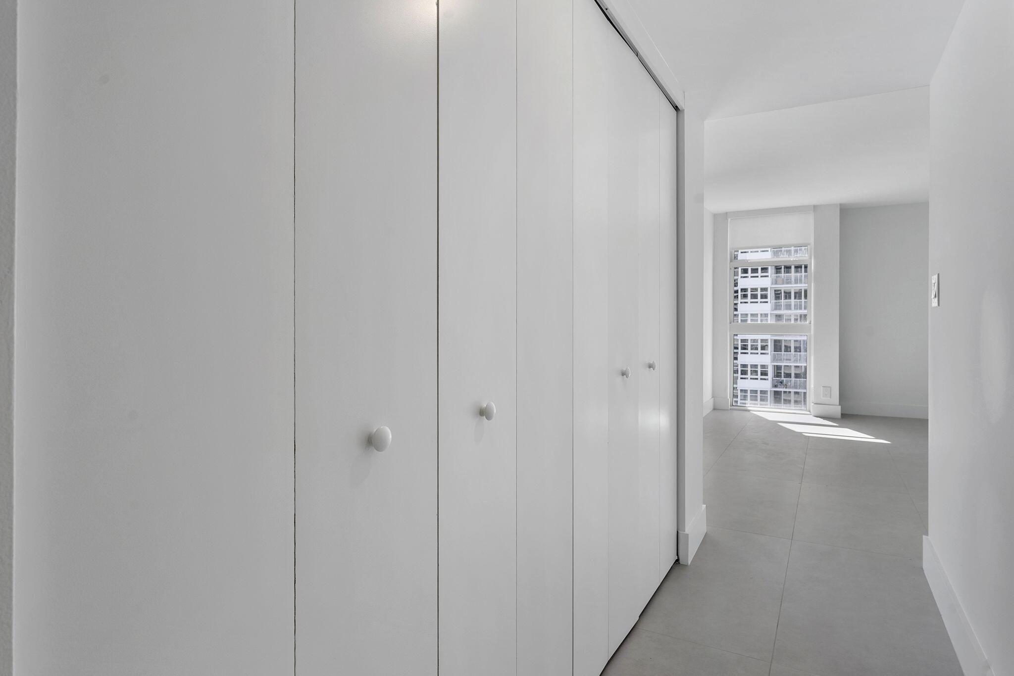 THE RENAISSANCE OF POMPAN - Residential Lease