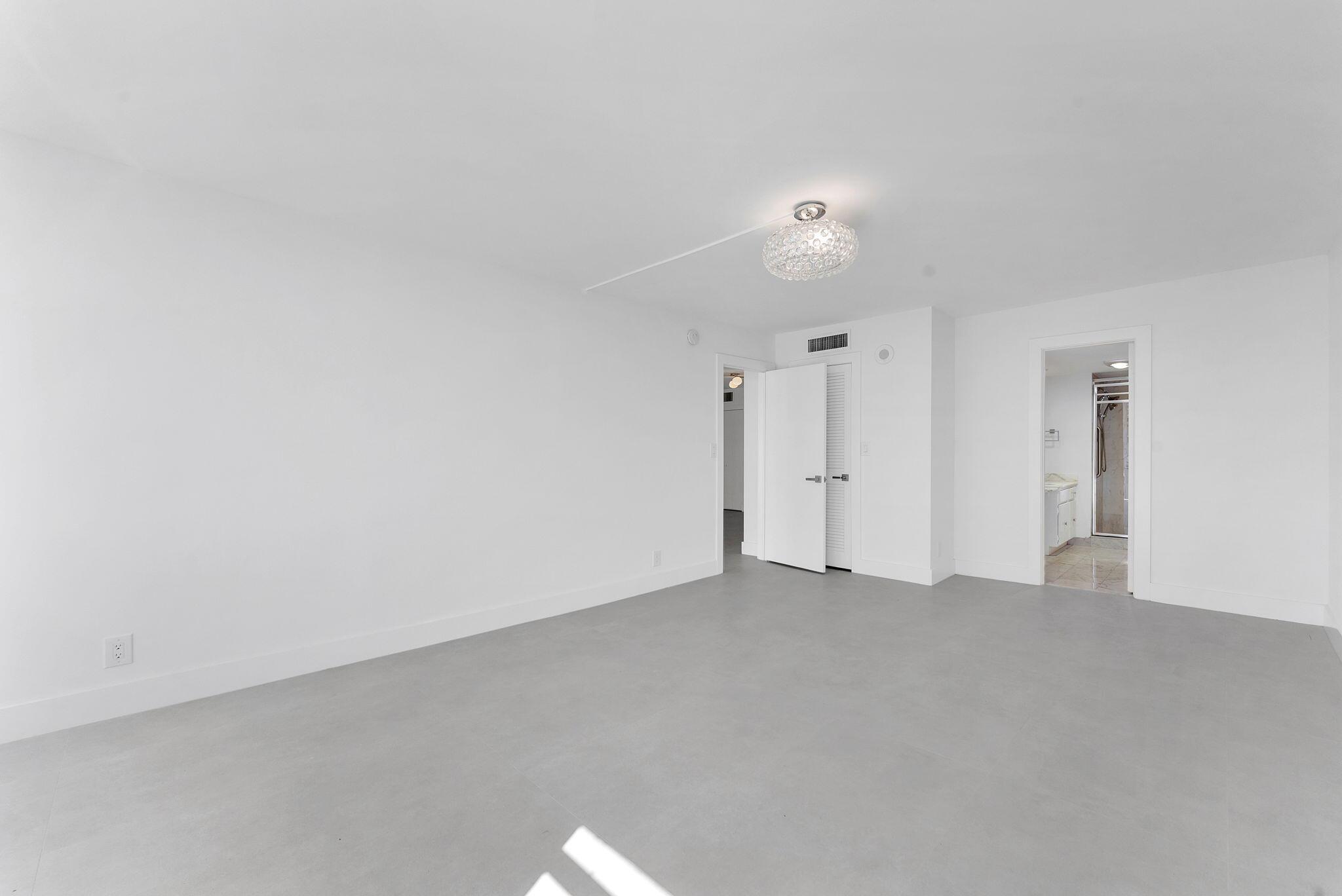 THE RENAISSANCE OF POMPAN - Residential Lease