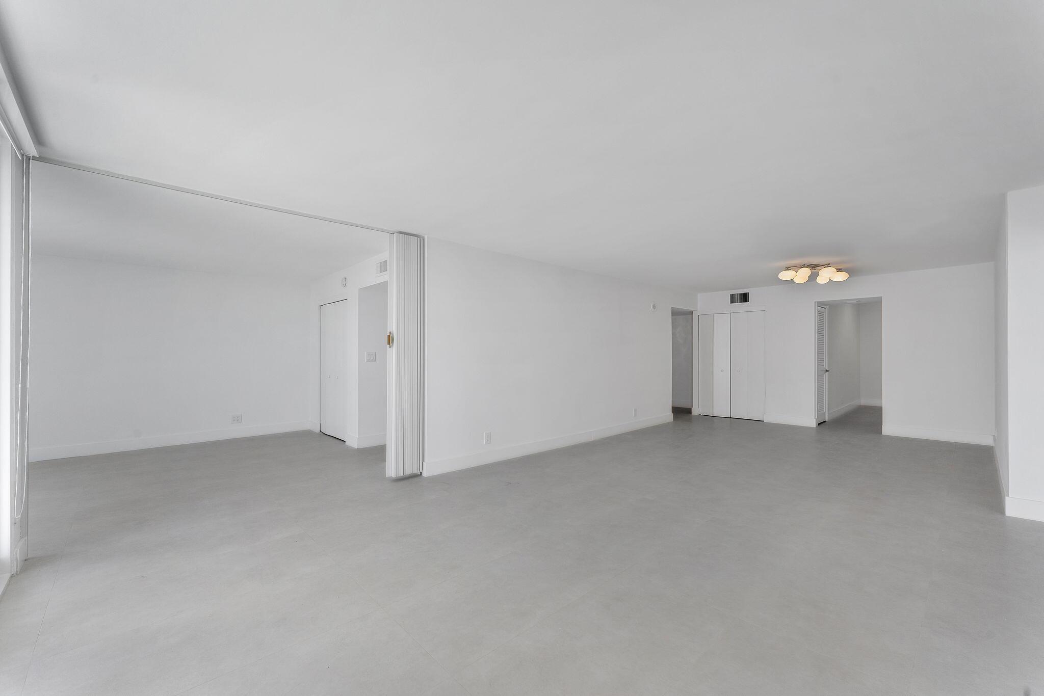 THE RENAISSANCE OF POMPAN - Residential Lease