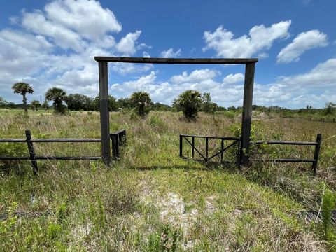 Single Family Residence in Okeechobee FL 19145 270th Street St 2.jpg