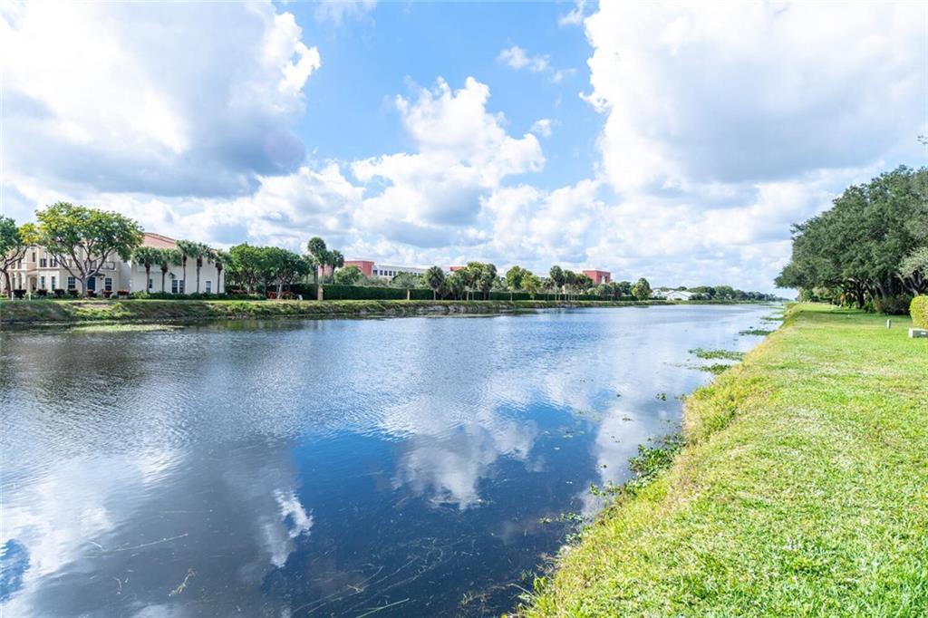 DELRAY OAKS CONDO - Residential