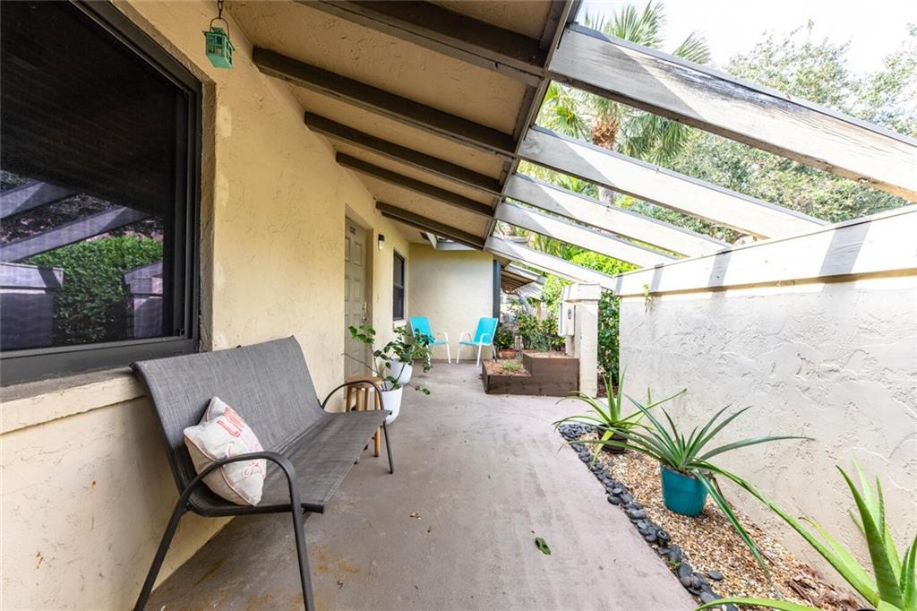 DELRAY OAKS CONDO - Residential