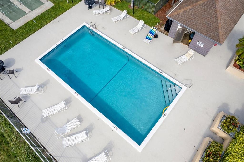 DELRAY OAKS CONDO - Residential