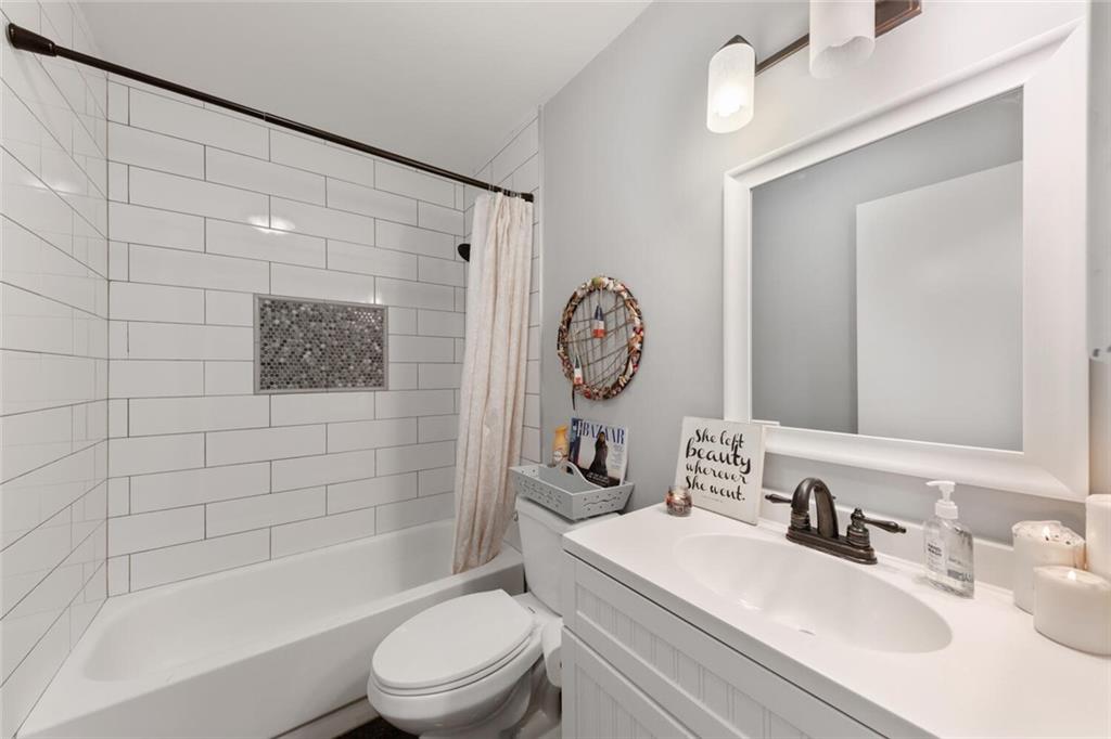 DELRAY OAKS CONDO - Residential