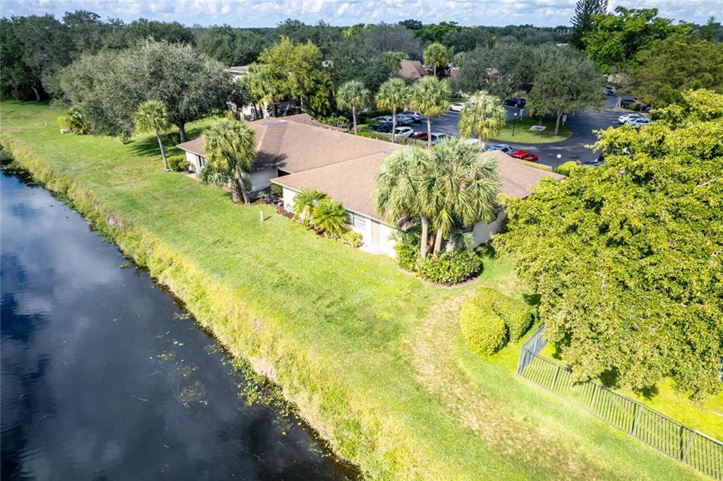 DELRAY OAKS CONDO - Residential
