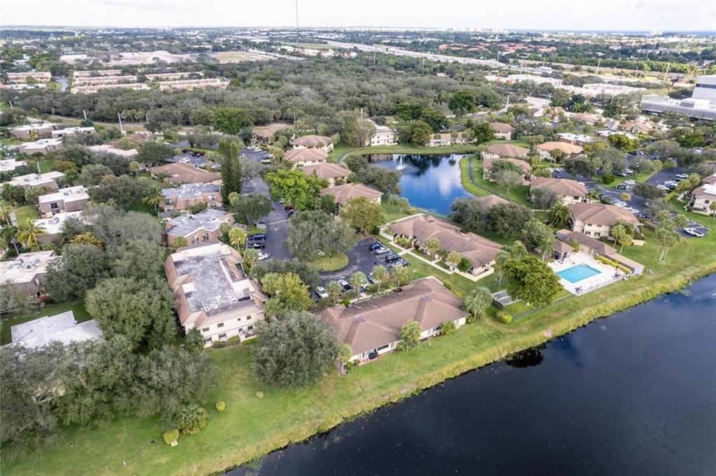 DELRAY OAKS CONDO - Residential