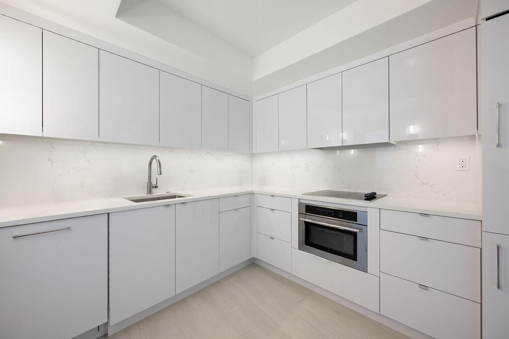 Trianon Condominium - Residential