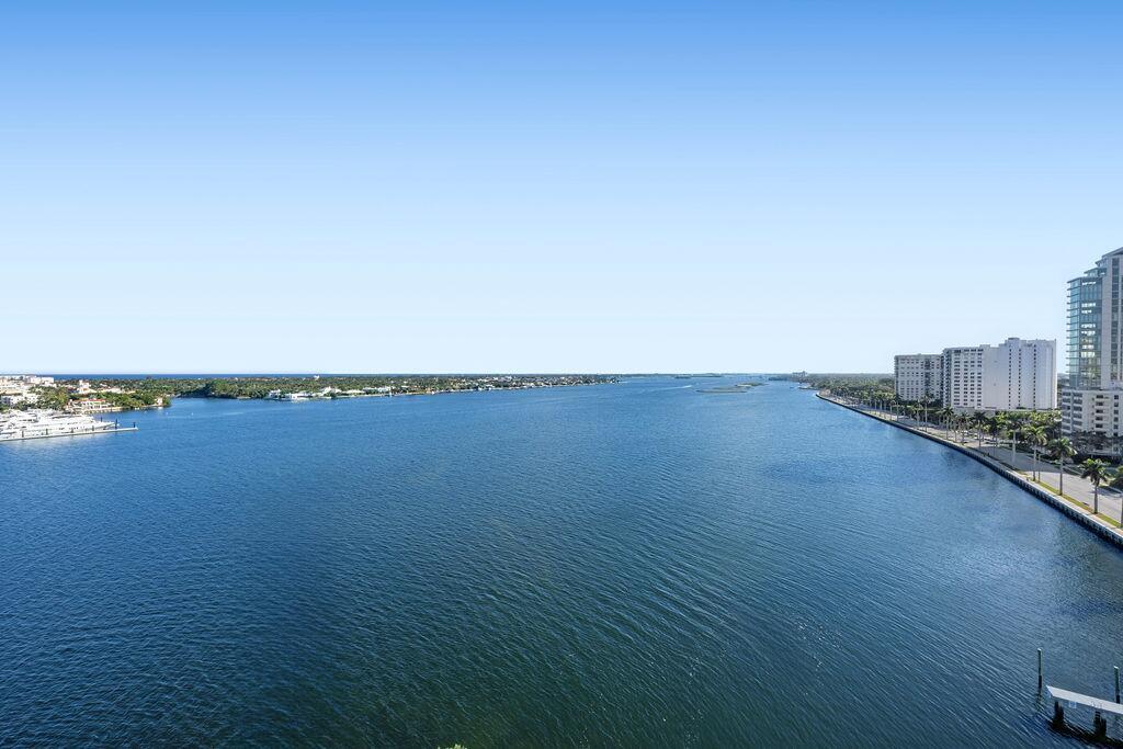 Trianon Condominium - Residential
