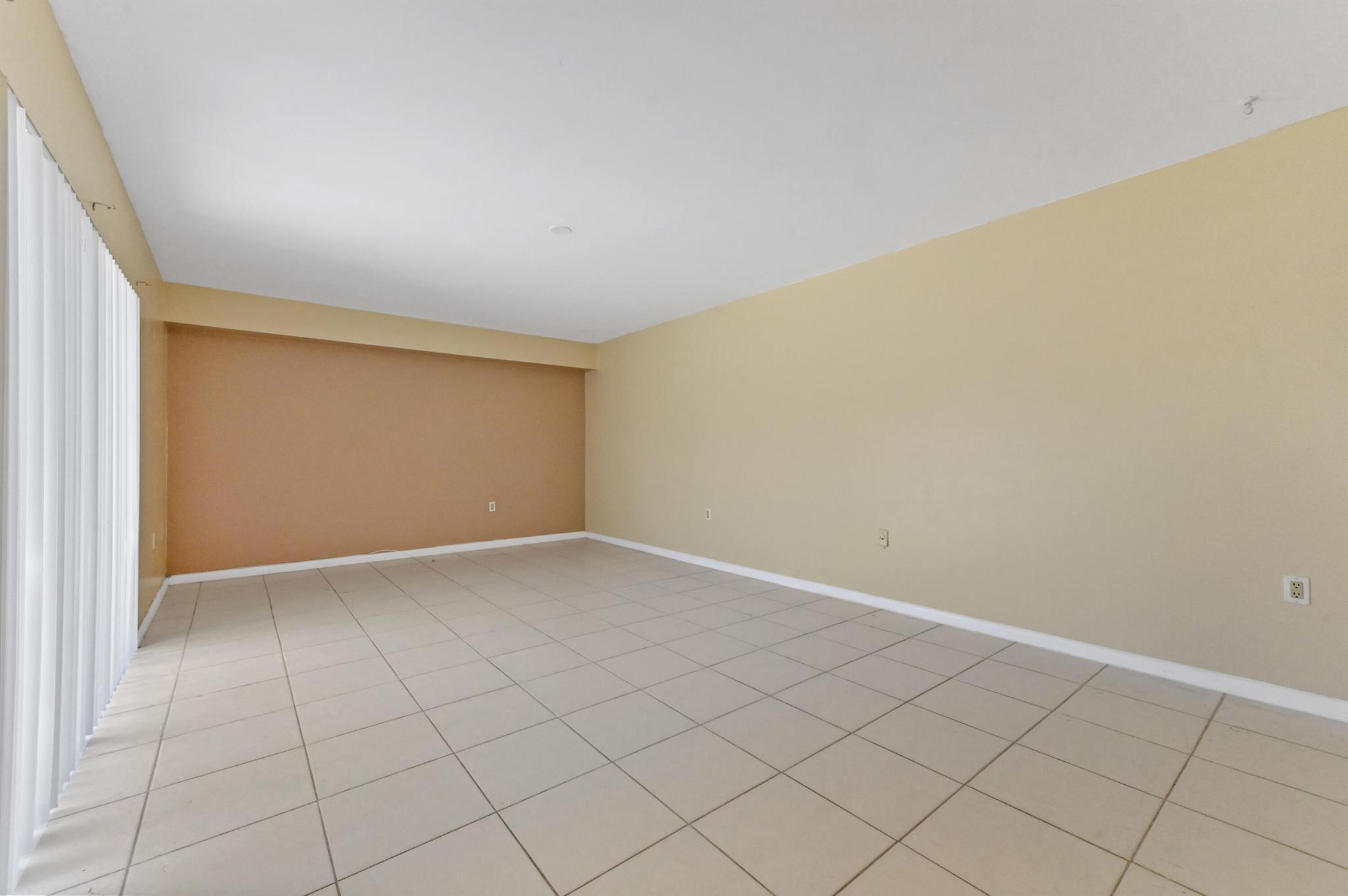 122 1st Way, West Palm Beach, FL, 33407/$235,000 4 122 1st Way