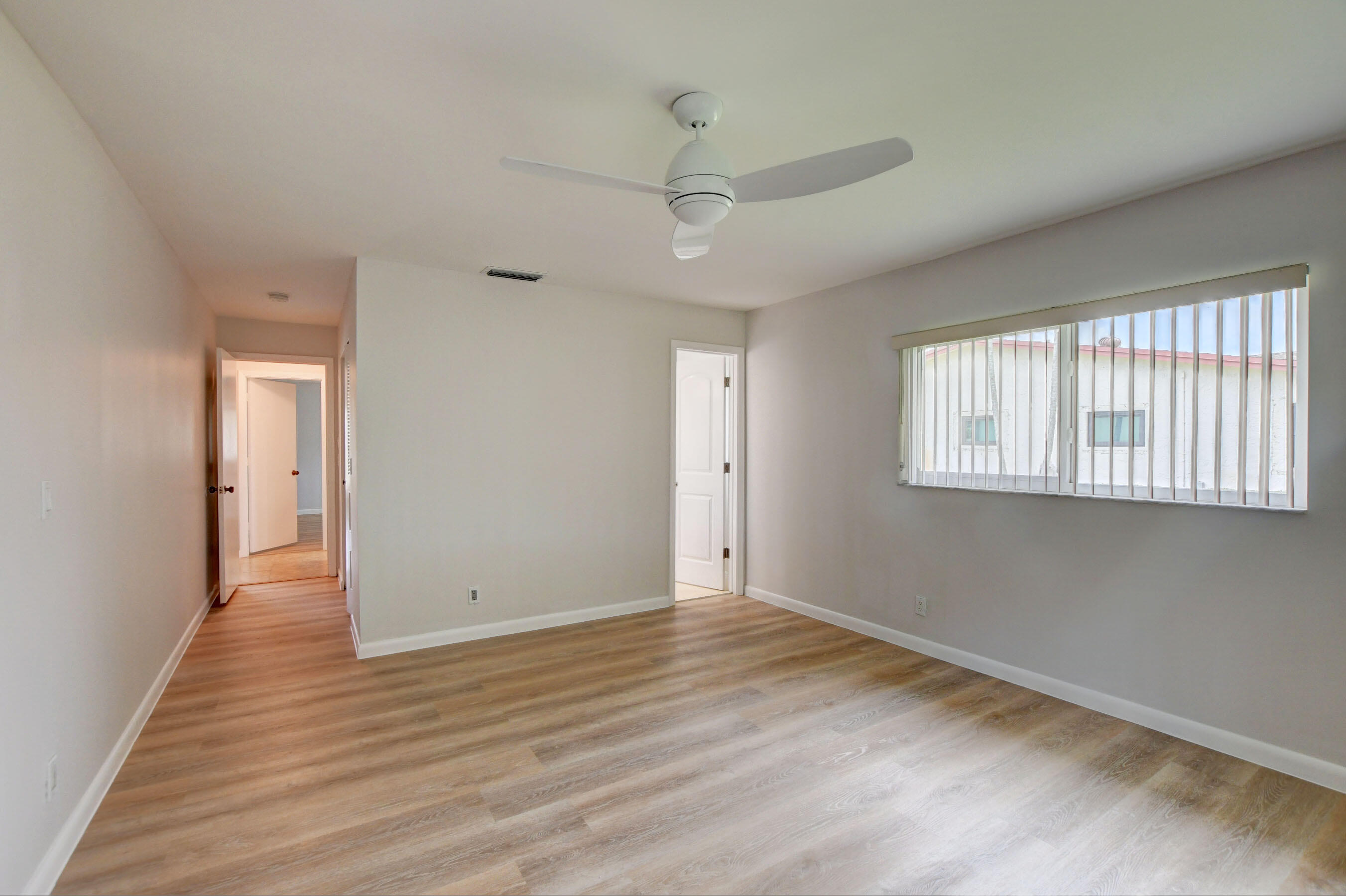 COCO WOOD LAKES SEC 1 - Residential Lease