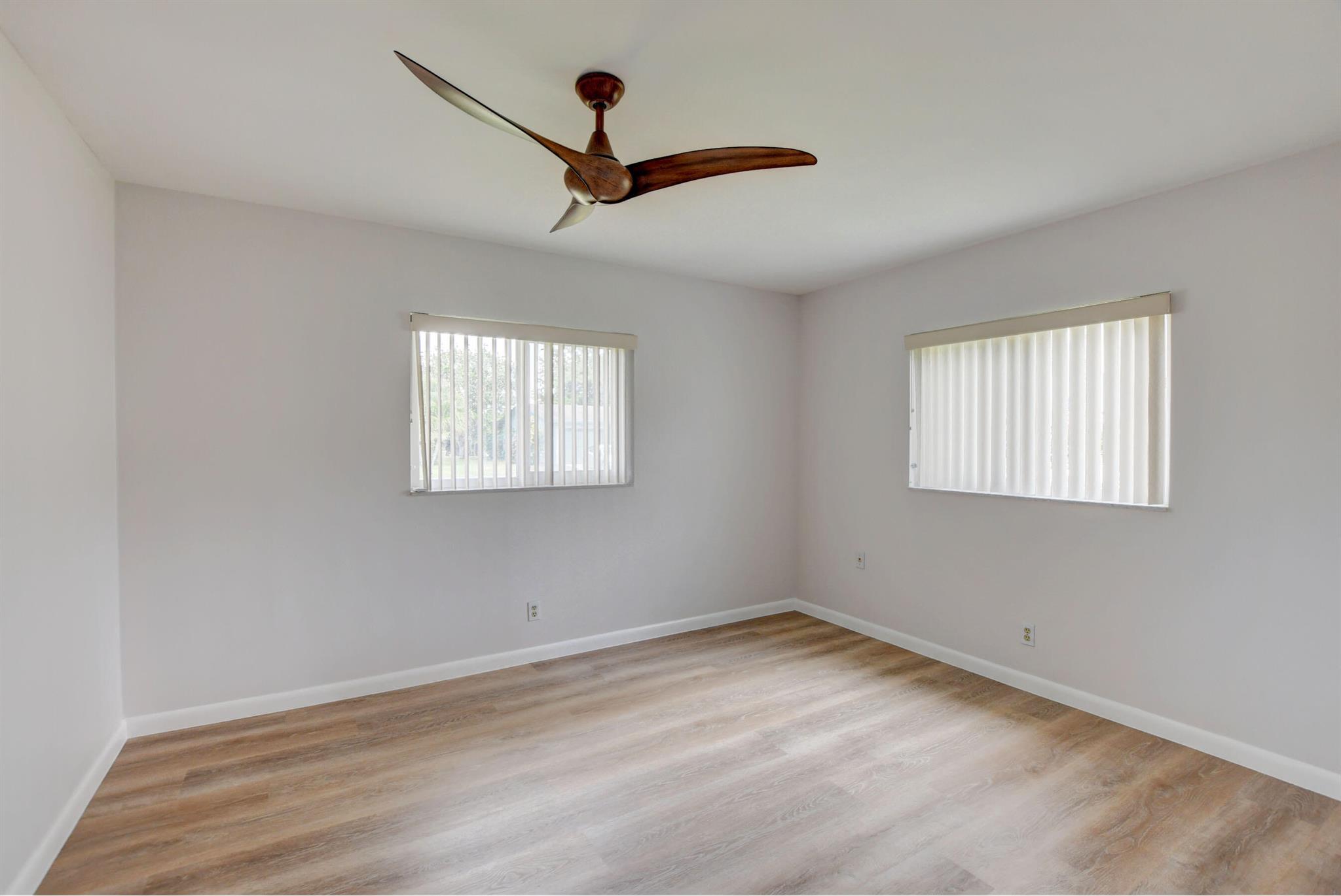 COCO WOOD LAKES SEC 1 - Residential Lease