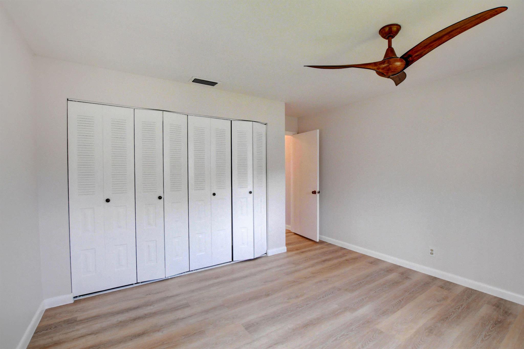 COCO WOOD LAKES SEC 1 - Residential Lease