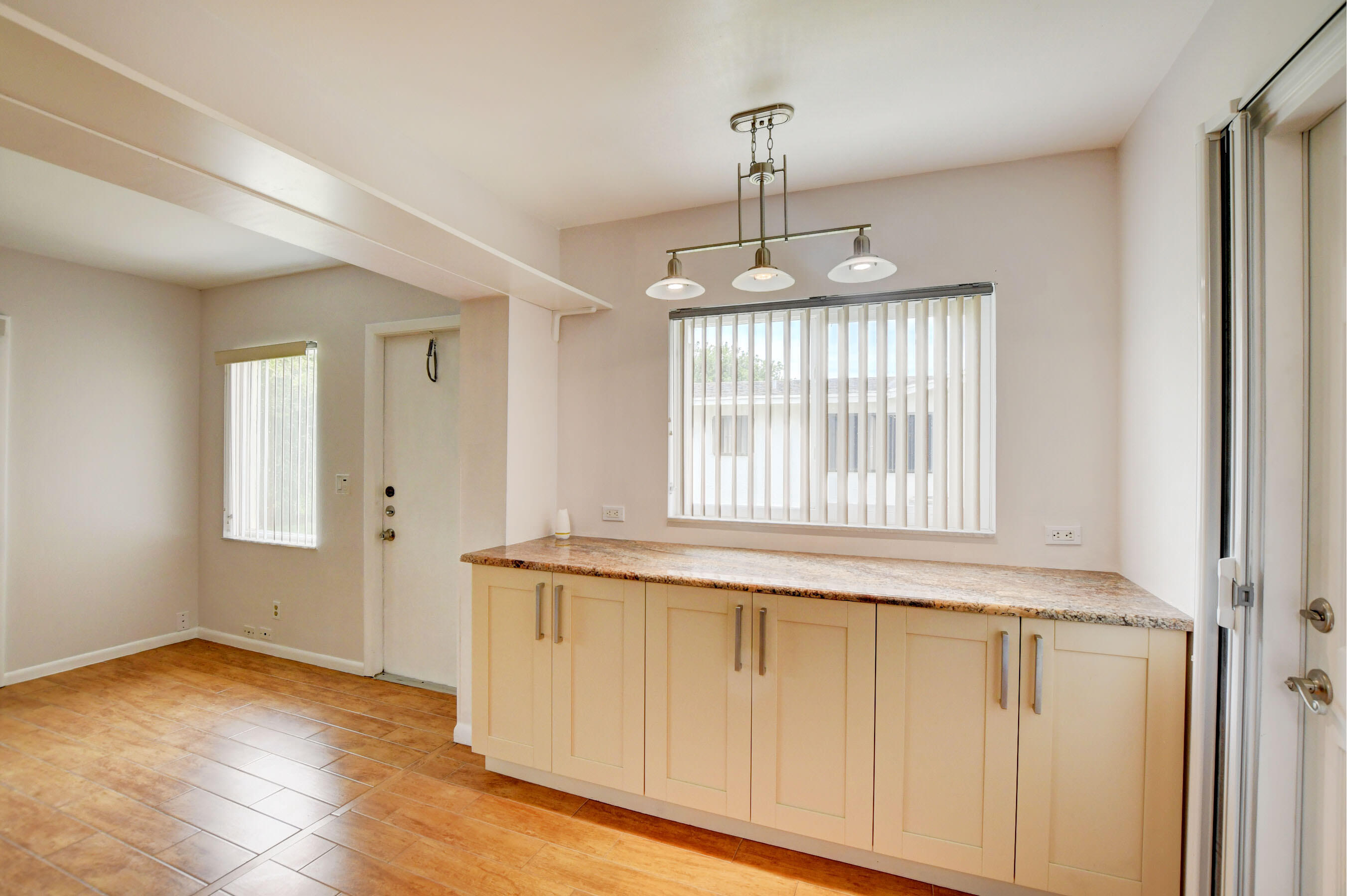 COCO WOOD LAKES SEC 1 - Residential Lease