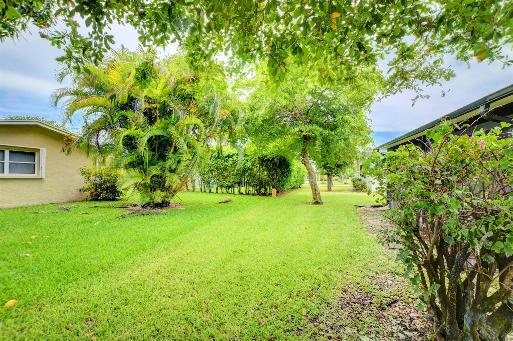 COCO WOOD LAKES SEC 1 - Residential Lease