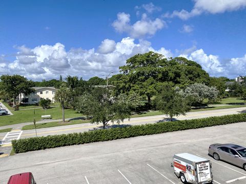 A home in Deerfield Beach