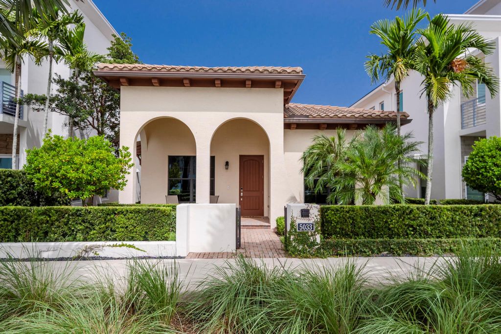 Photo of 5033 Grandiflora Road, Palm Beach Gardens, FL 33418 (MLS # R10926221)